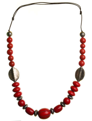 Mittelalter Halskette Saga aus Weißmetall-Resin in Rot Frontansicht