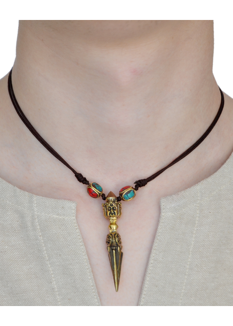 Wikinger Halskette Birkhilt mit Talisman Phurpa aus Messing in Goldgelb Frontansicht 2