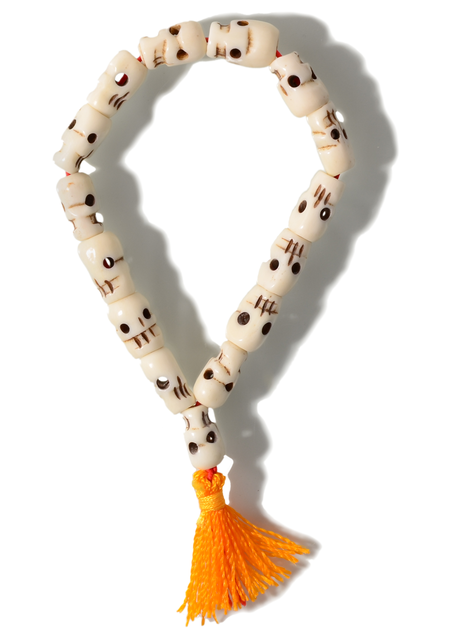 Wikinger Armband Pant mit Totenköpfen aus Horn in Beige Frontansicht