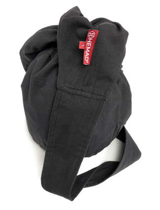 Mittelalter Tasche Irmenfried in Schwarz Detailansicht