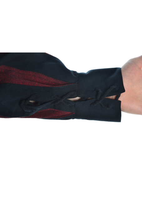 Landsknecht Schnürhemd Titurel in Schwarz-Rot Detailansicht 3