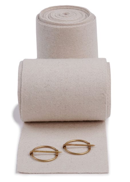 Mittelalter Wadenwickel Balder Set mit Fibeln in Beige Frontansicht 4