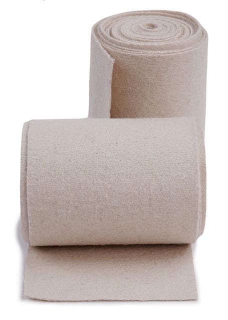 Mittelalter Wadenwickel Balder Set mit Fibeln in Beige Frontansicht 6