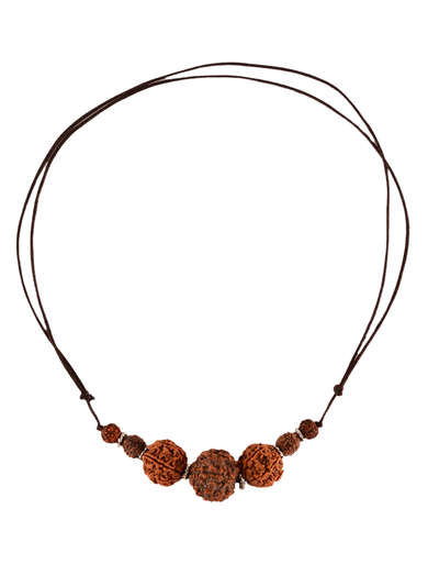 Mittelalter Halskette Liamere aus Rudrakshasamen in Beige Frontansicht 2