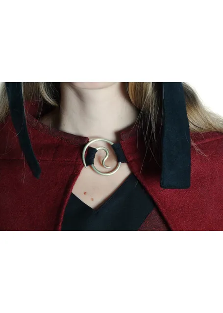 Mittelalter Umhang Lorenza in Rot Detailansicht