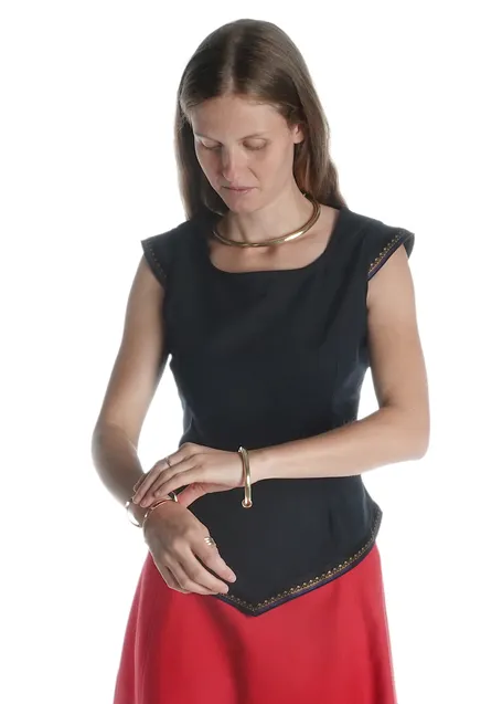 Mittelalter Bluse Neifile in Schwarz-Golden Frontansicht