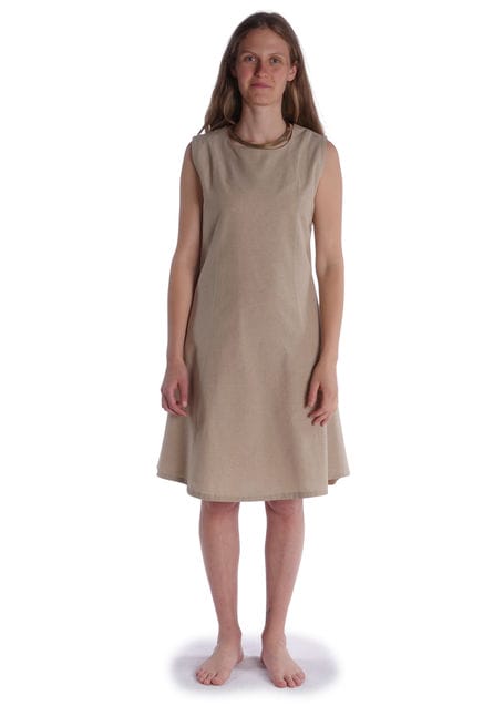 Mittelalter Kleid Pernelle in Hanffarben-Hellbraun Frontansicht 2