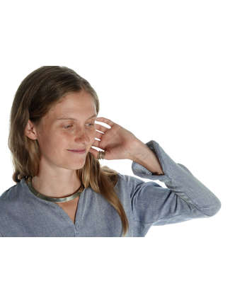 Wikinger Halsring (Torque) Briseis aus Weißmetall in  Frontansicht 10