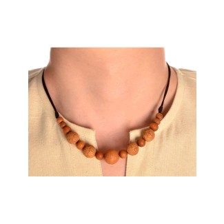 Mittelalter Halskette Angaras aus Sandelholz in Beige Frontansicht 2