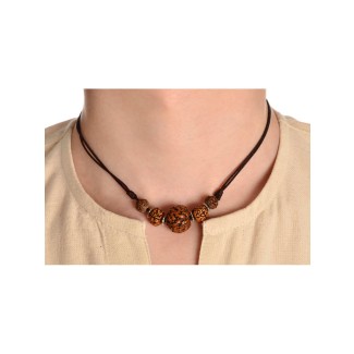 Mittelalter Halskette Roaz aus Rudrakshasamen in Beige Frontansicht 2