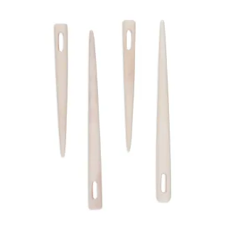 Wikinger Nadelbinden Stricknadel Astrid aus Knochen in Beige Frontansicht 5