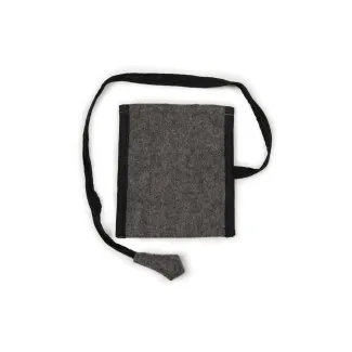 Wikinger Nadelbinden Stricknadel Set mit Tasche Hallhild aus Horn in Grau Rückansicht