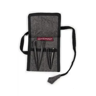 Wikinger Nadelbinden Stricknadel Set mit Tasche Hallhild aus Horn in Grau Frontansicht